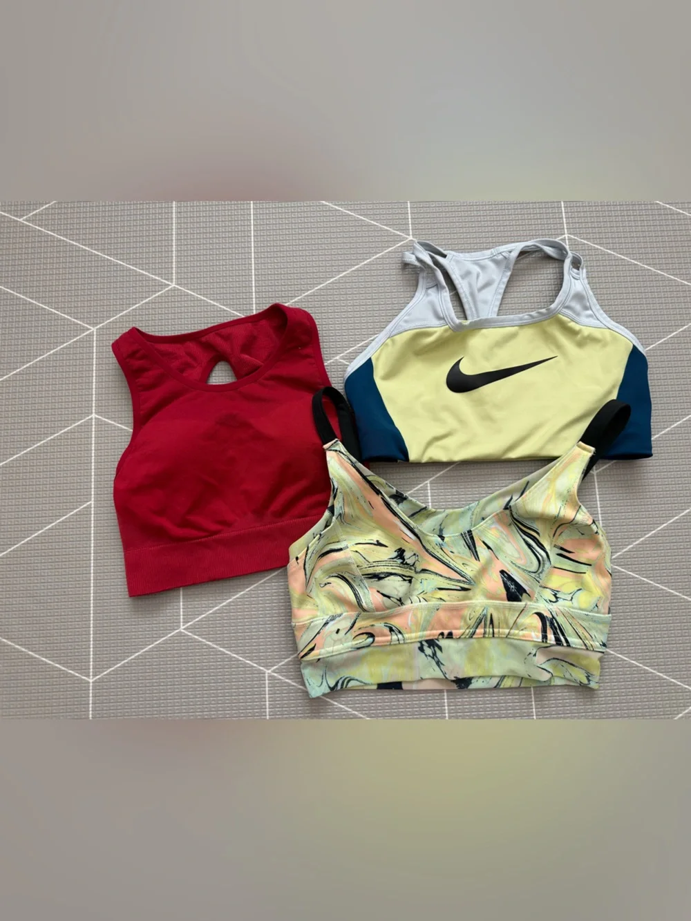 Nike|+ Free people Bundle lot of sports bras,Red,lime green & printed•••Medium
